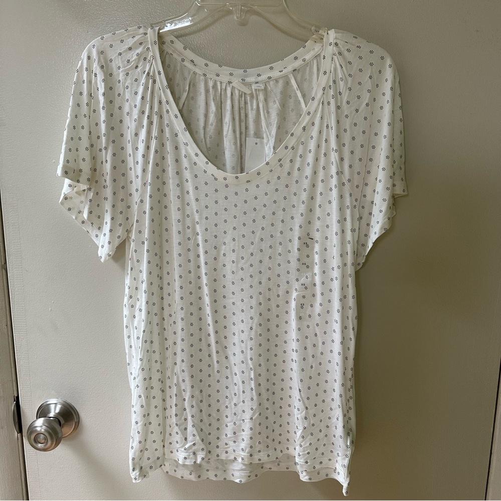 NWT - GAP white U neck blouse